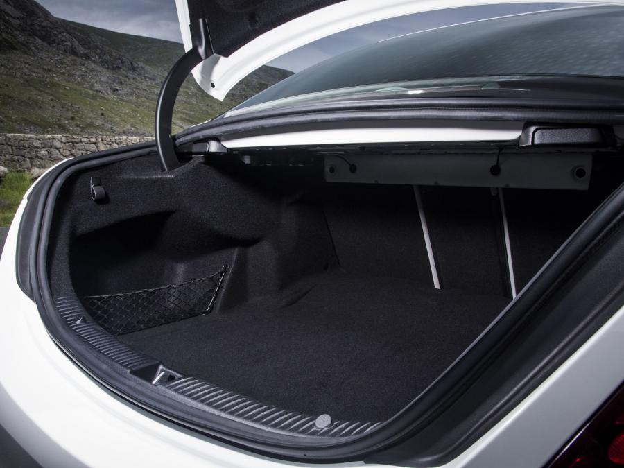  Mercedes-Benz C220 BlueTec AMG Line 2014 года  (UK) (фото 16 из 23)